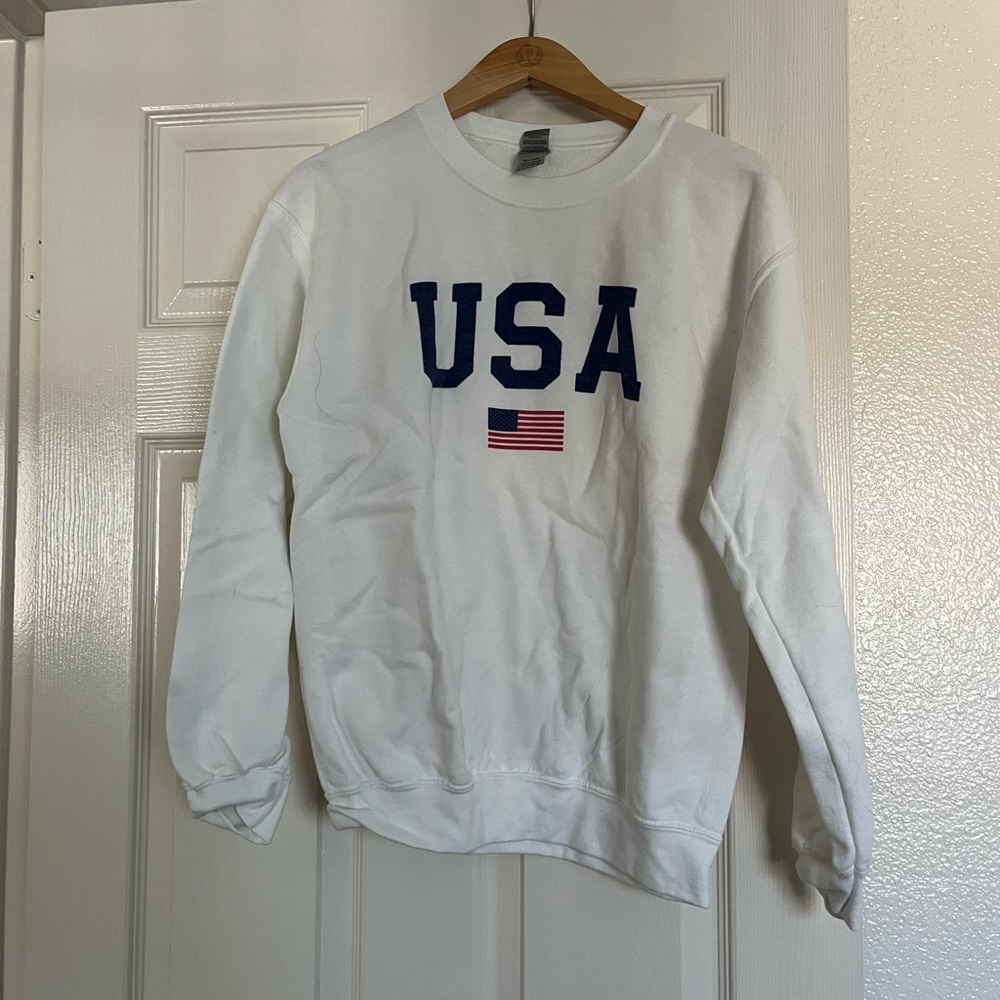 White USA crewneck